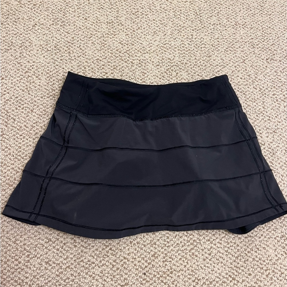 Size 4, shorter length, black Lululemon skirt!